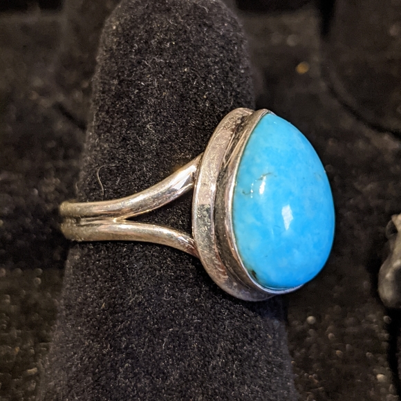 Arizona Mohave Turquoise .925 Silver Ring, size 6. - Picture 6 of 8